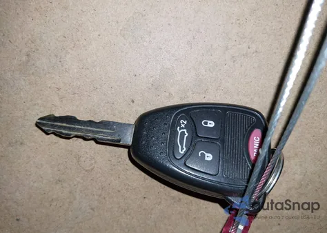 2013 Chrysler 200 Touring из США, поврежденный, VIN 1C3CCBBB3DN596197